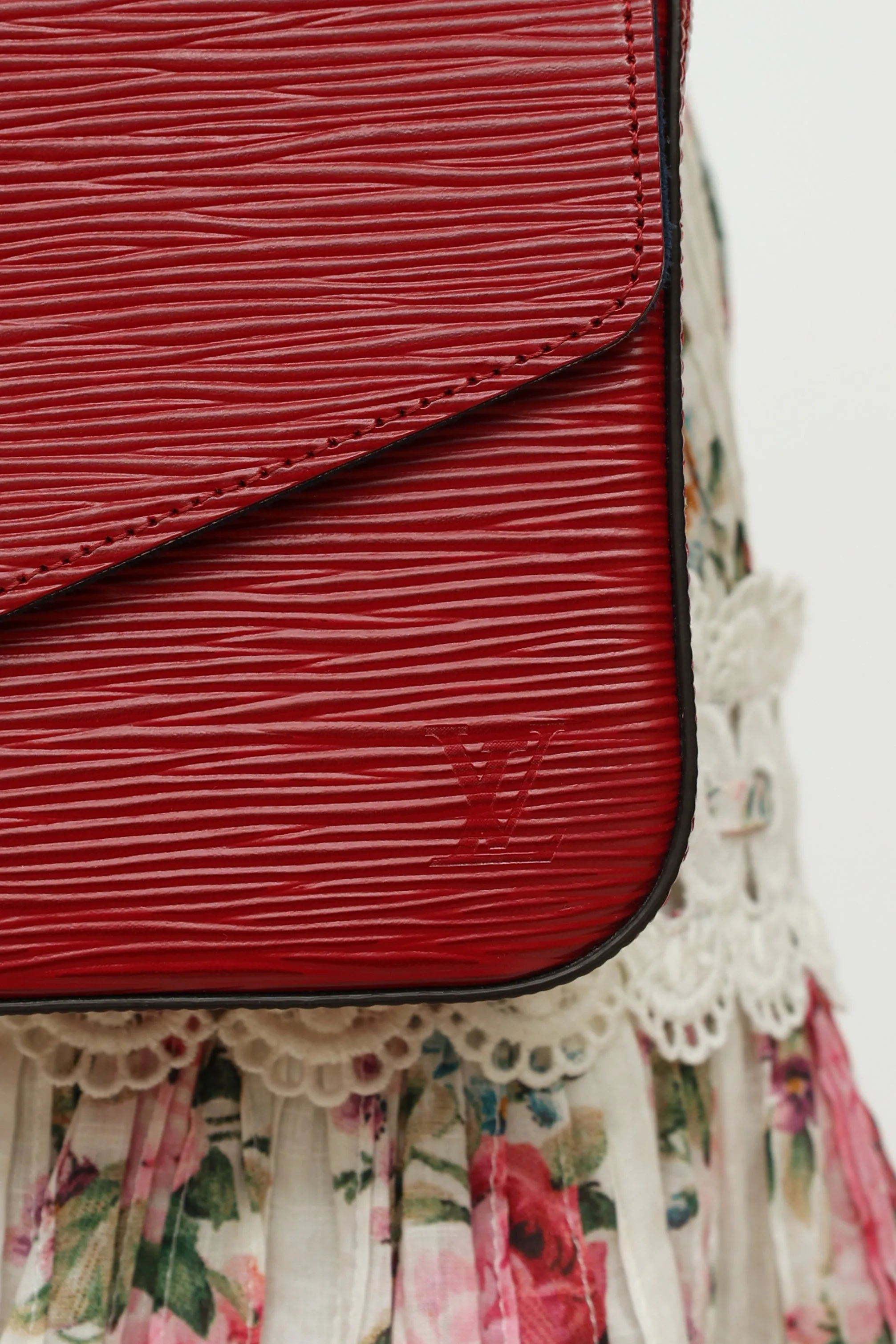 2019 Epi Cherry Berry Félicie Pochette Bag