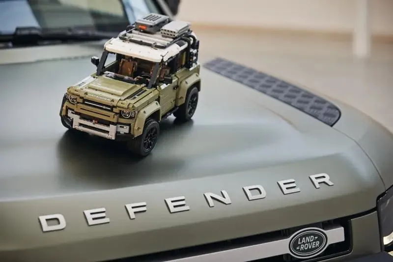 42110 Land Rover Defender