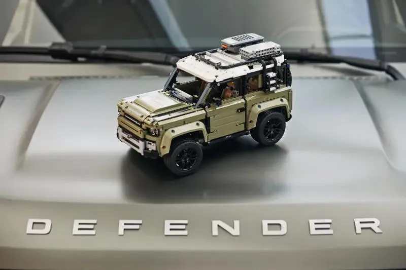 42110 Land Rover Defender