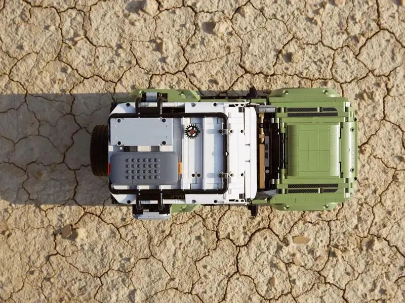42110 Land Rover Defender
